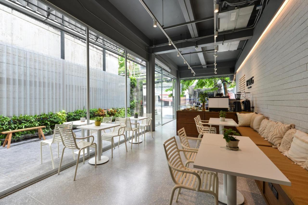 Tiang Capsule Hostel Bangkok Exterior photo
